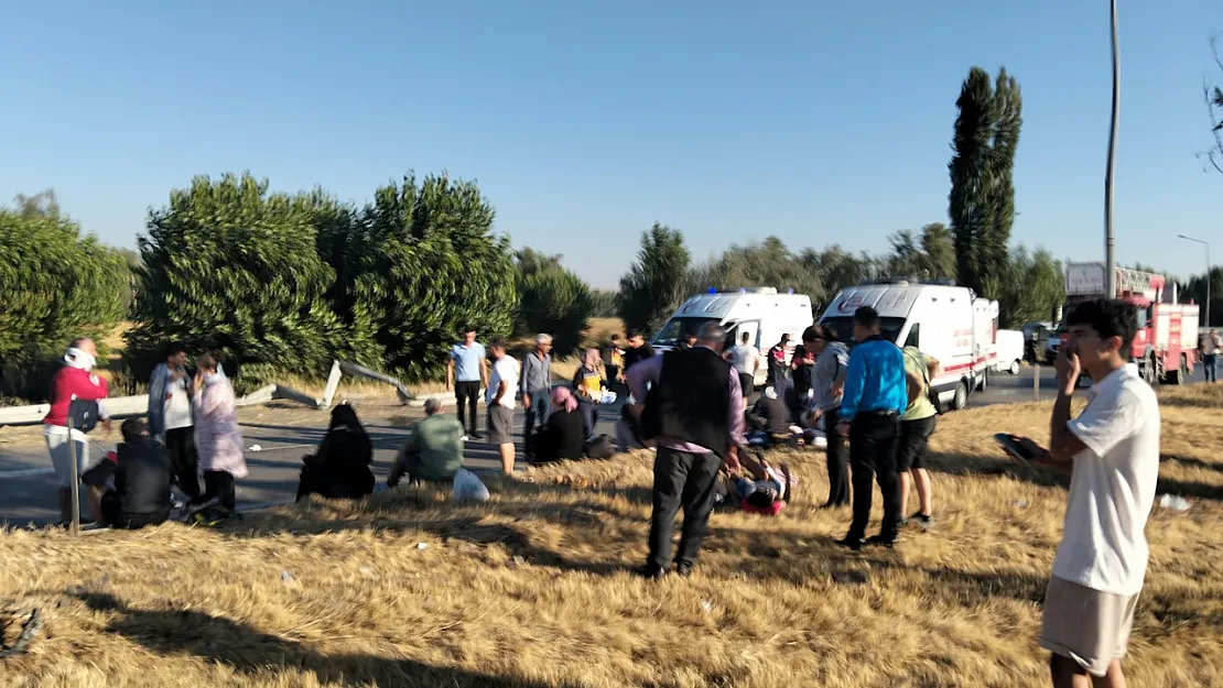 Afyon-Antalya Yolu'nda Can Pazarı: Otobüs Devrildi