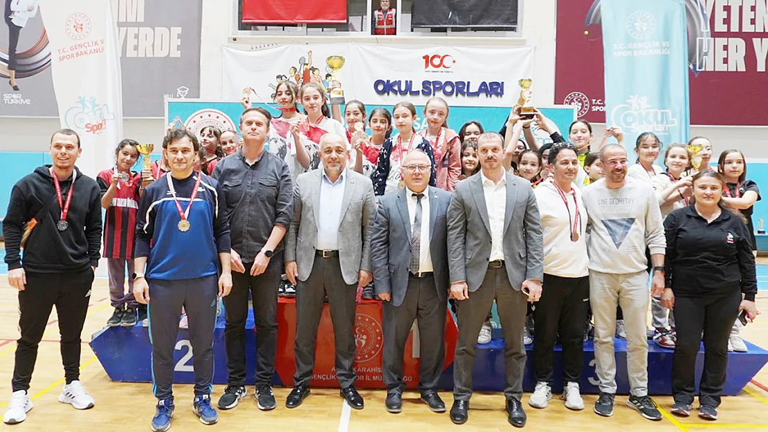 Afyon'da Badminton Heyecanı Yaşandı