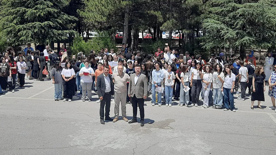 Afyon'da Bu Mahallede Başarı Karşılıksız Kalmıyor!