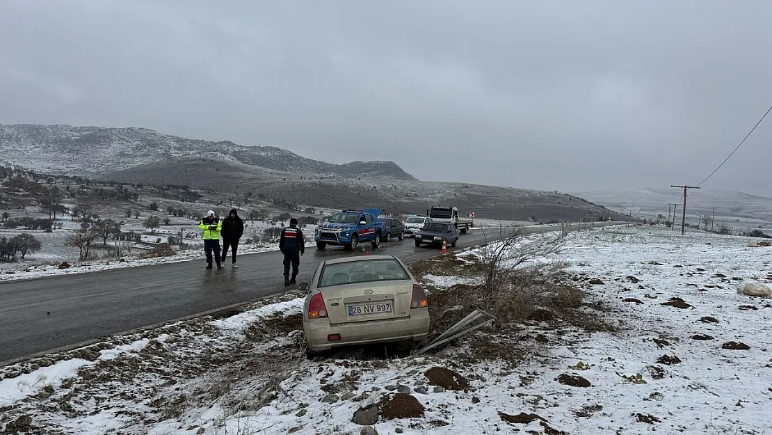 Afyon'da Feci Kaza: 4 Kişi Yaralandı