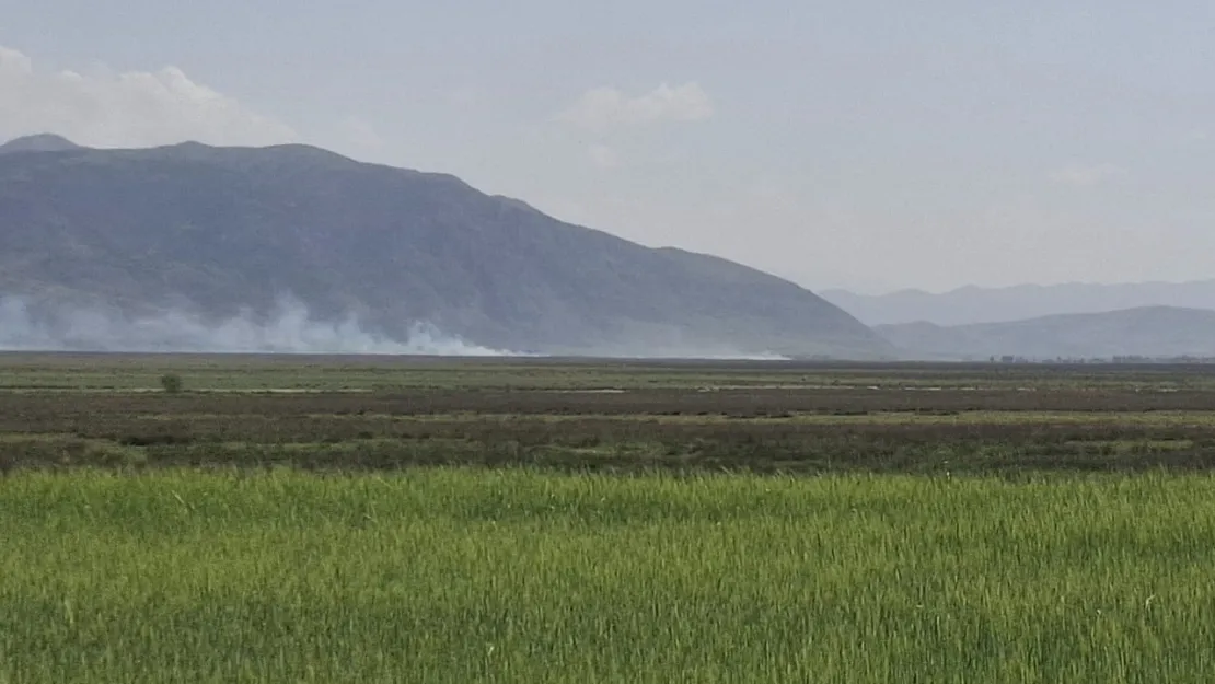 Afyon'da Göl Yanıyor