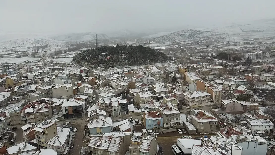 Afyon'da Kar Kalınlığı 5 Santime Kadar Yükseldi