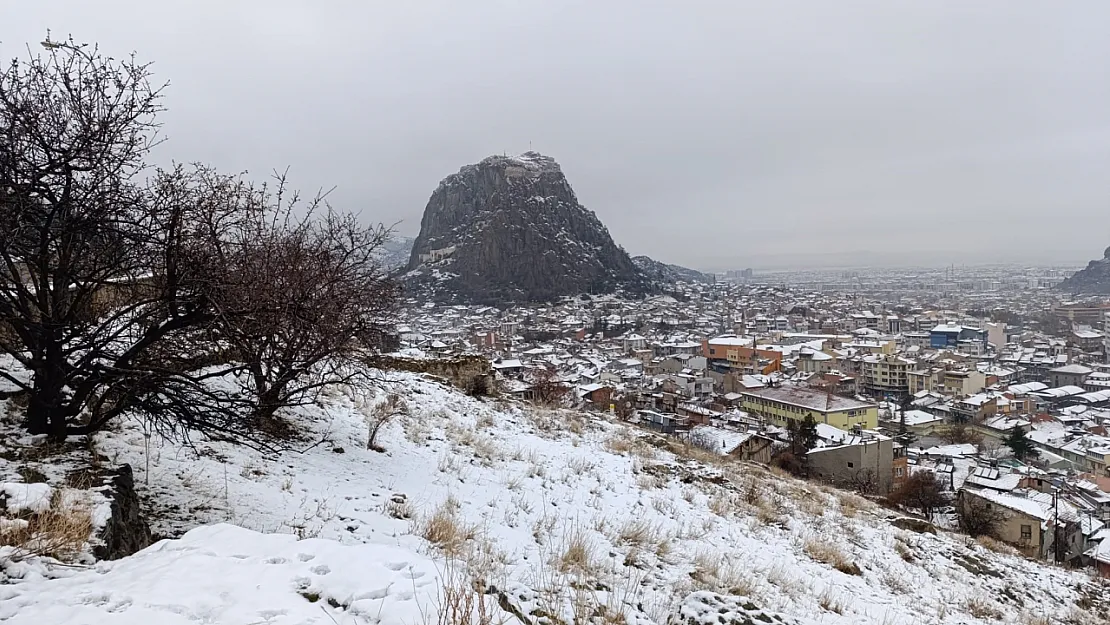 Afyon'da Kar Yağışı Sevindirdi