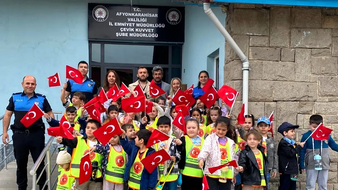 Afyon'da Minikler Polis Oldu!