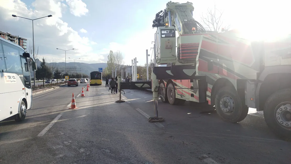 Afyon'da Trafiğe 1 Saatlik Ara! Bu Yolu Kullananlar Yeni Güzergâhı Not Alsın