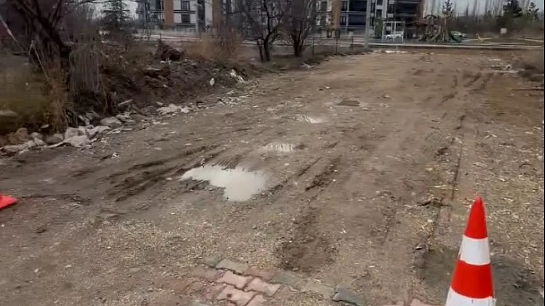 Afyon'da Vatandaş İsyanı: 8 Kez Gittim, Muhatap Bulamadım!