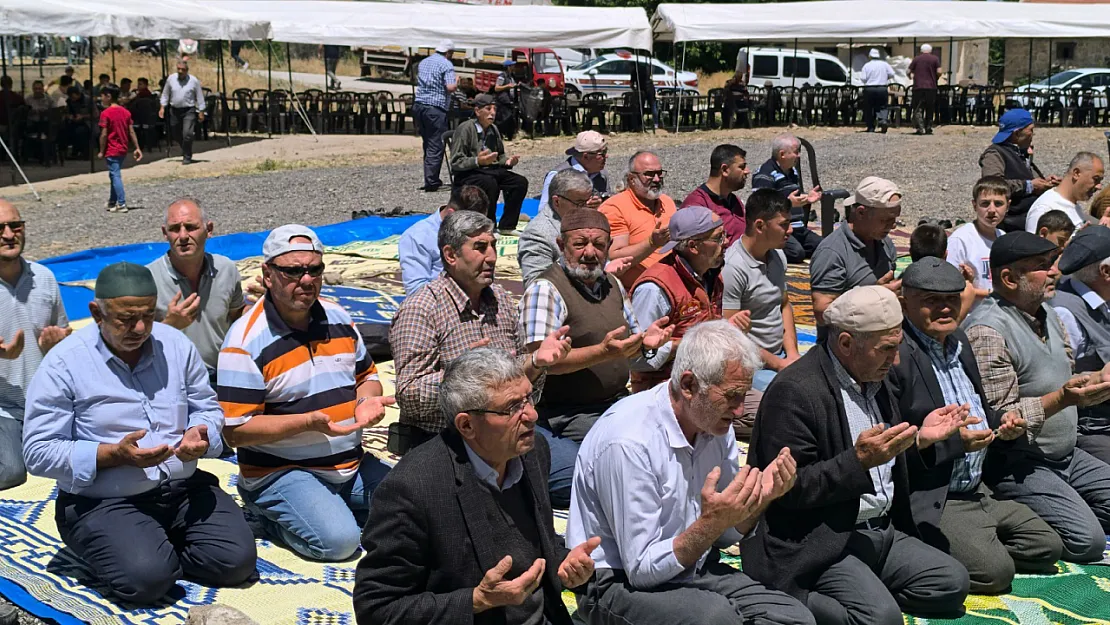 Afyon'da Yağmur İçin Dua Edildi