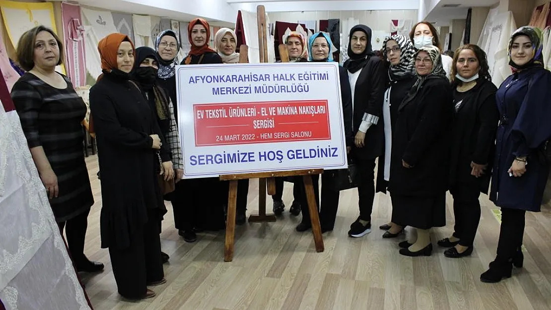 Afyon Halk Eğitimi Merkezi ve Akşam Sanat Okulu sergi açtı