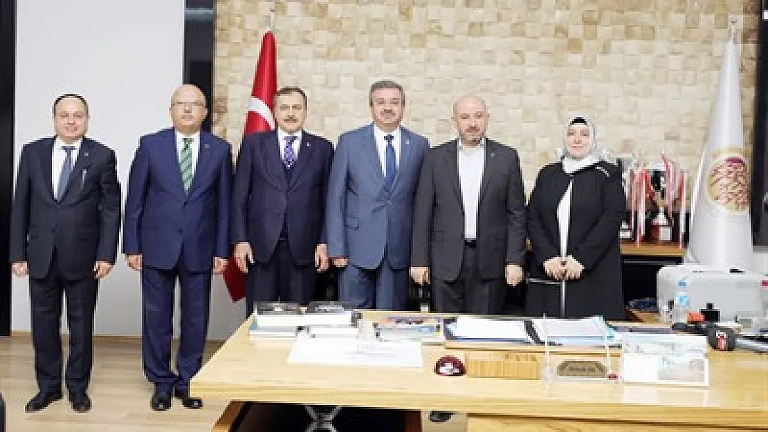 'Afyon hızlı tren yollarının da kavşak noktası olacak'