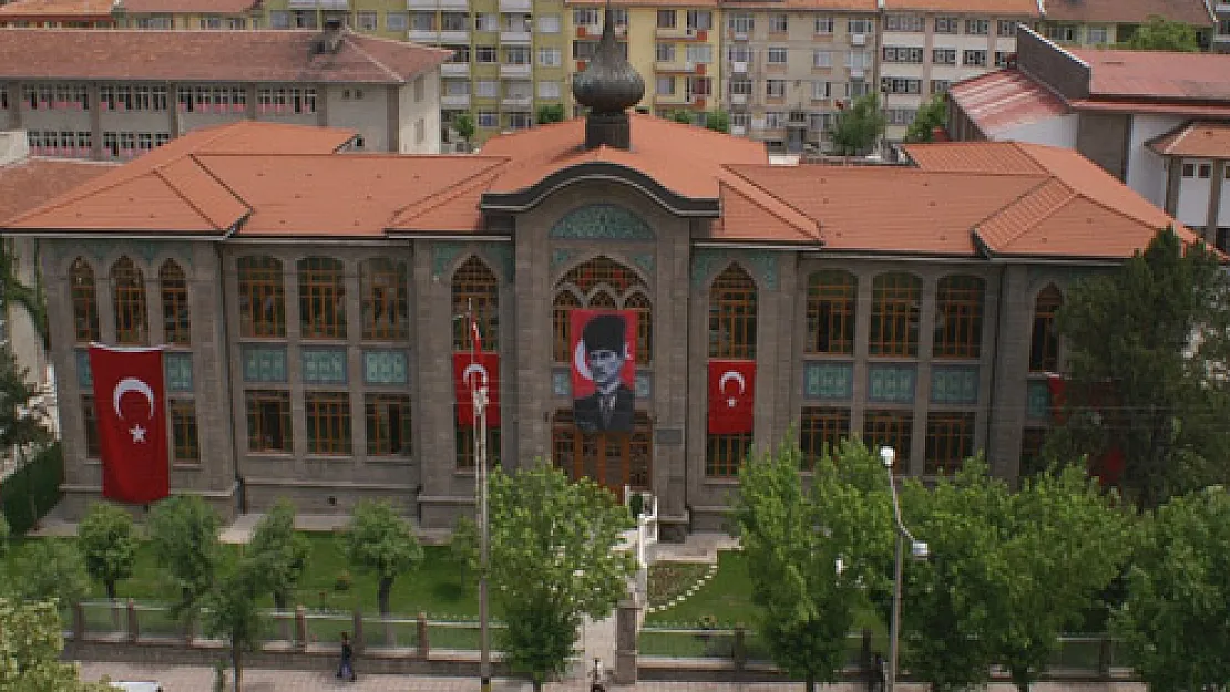 Afyon Lisesi mezunlarından  Öğretmenler Günü'ne anlamlı hediye