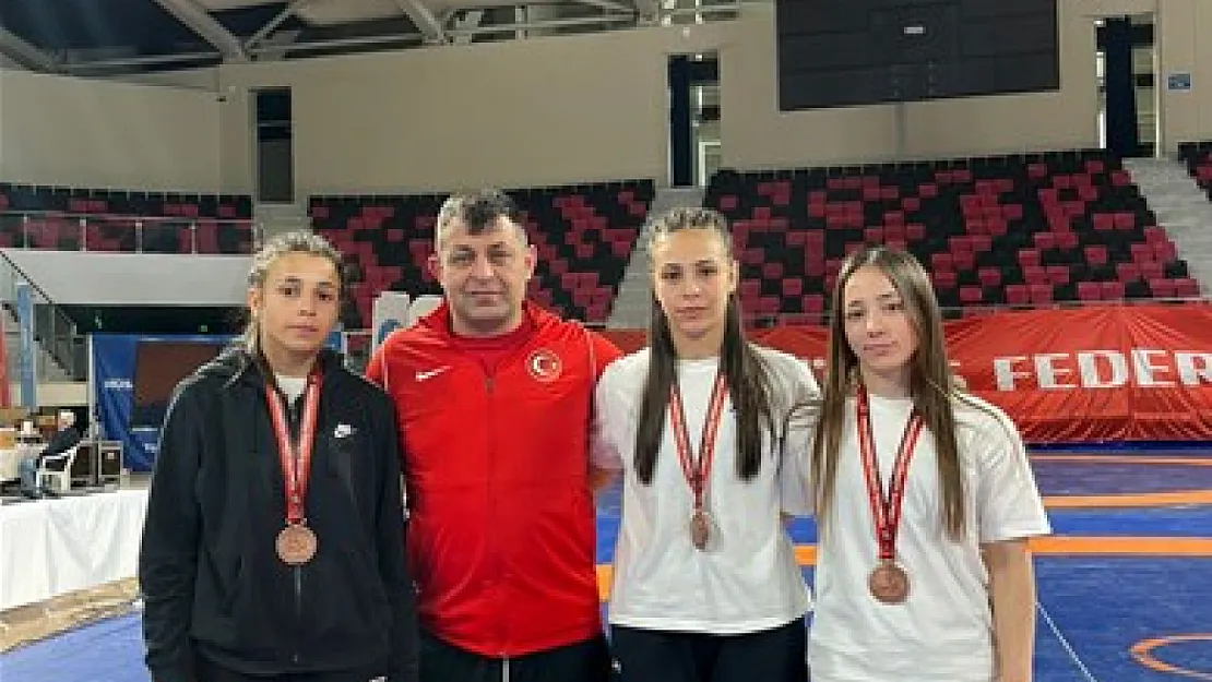 Afyon'lu Hava, Yağmur ve Fatma, Milli Takıma Gidiyor