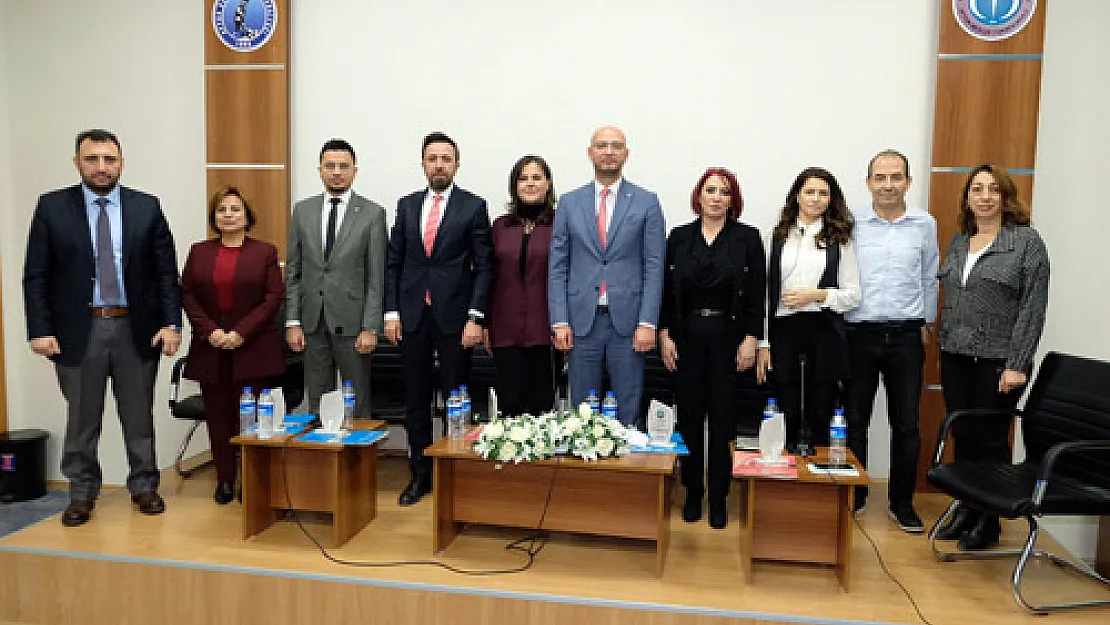 Afyon MYO'da muhasebe mesleği anlatıldı: “Akademik başarı ile sosyal başarı birbiriyle yarışıyor”