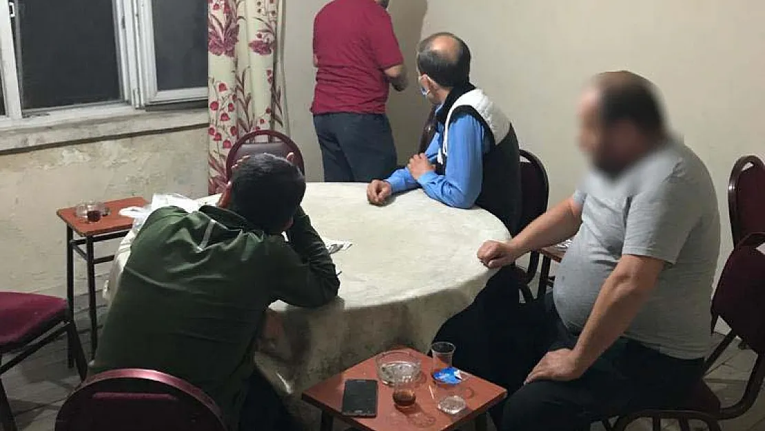 Afyon polisi kumara geçit vermiyor