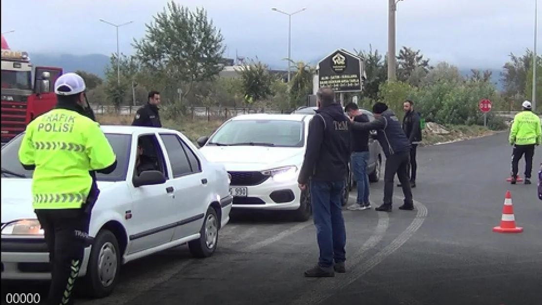 Afyon Polisi'nden 'Huzurlu Sokaklar' denetimi