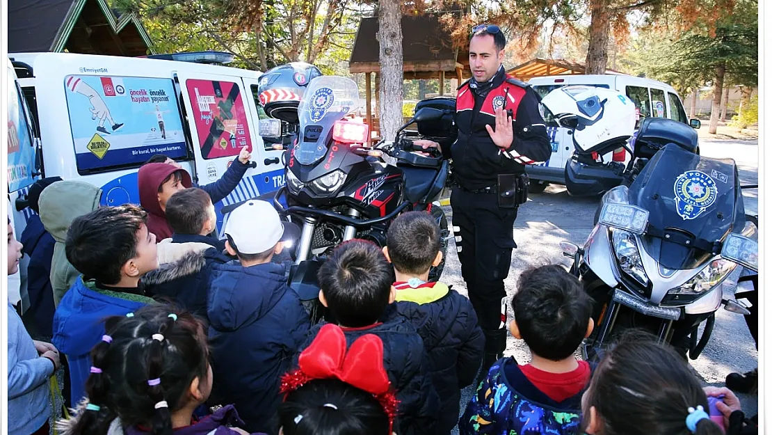 Afyon Polisinden Öğrencilere Tanıtım