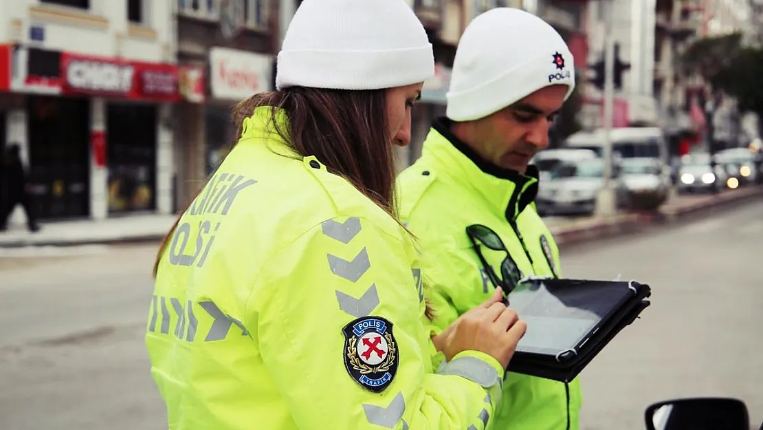 Afyon Şehiriçi Trafikte Denetimler Artarak Devam Ediyor