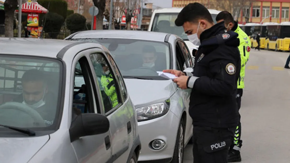 Afyon sokağa çıkma kısıtlamasına uydu