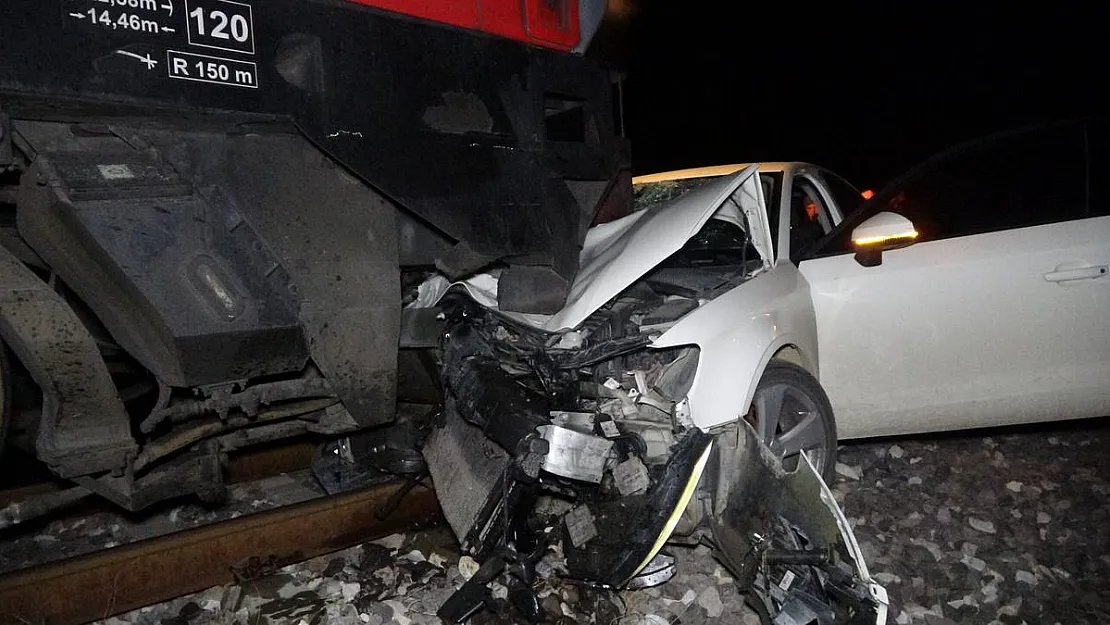 Afyon’a gelen tren çarptı