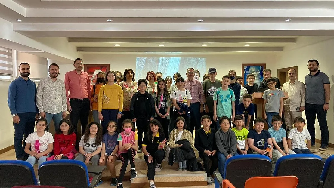 Afyon’da 13 Lisede Bilim Söyleşisi gerçekleştirdi