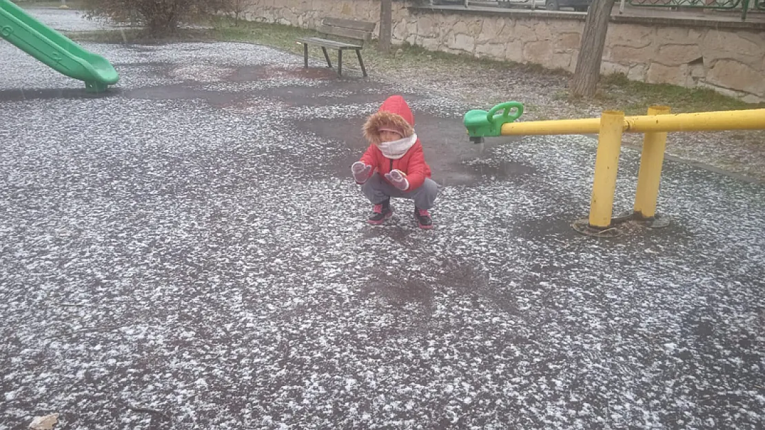 Afyon'da Beklenen Kar Yağışı Başladı