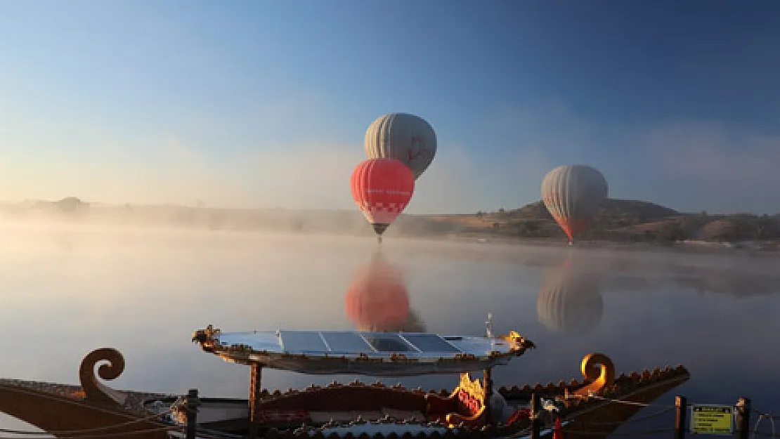 Afyon’da binden fazla turist sıcak hava balonu deneyimi yaşadı