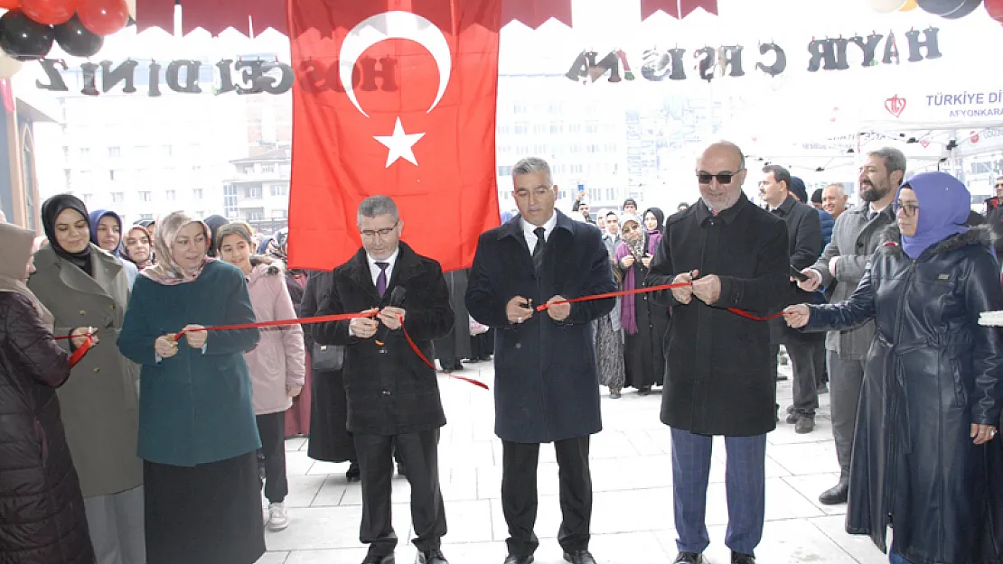 Afyon'da 'Hayır Çarşısı' Dualarla Açıldı