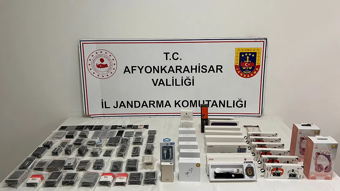 Afyon'da Kaçakçılık Operasyonu Onlarca Telefon Sigara…