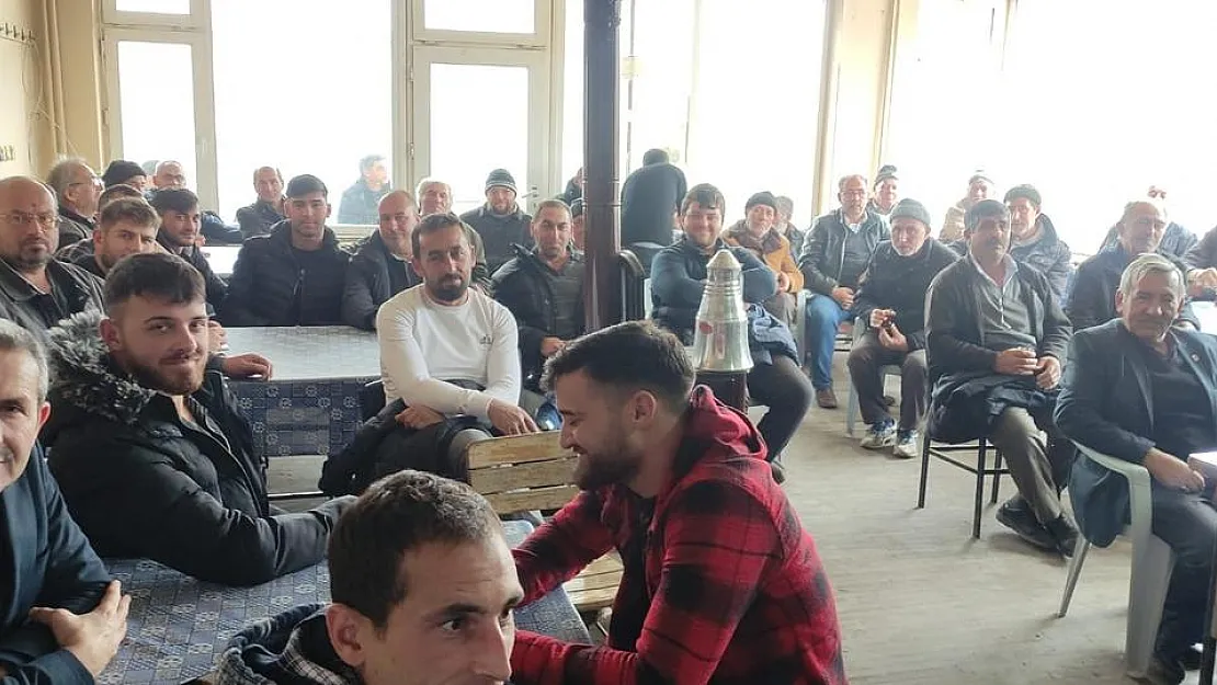 Afyon'da Kahvehanede 'Daha İyi Baba Olma Semineri'