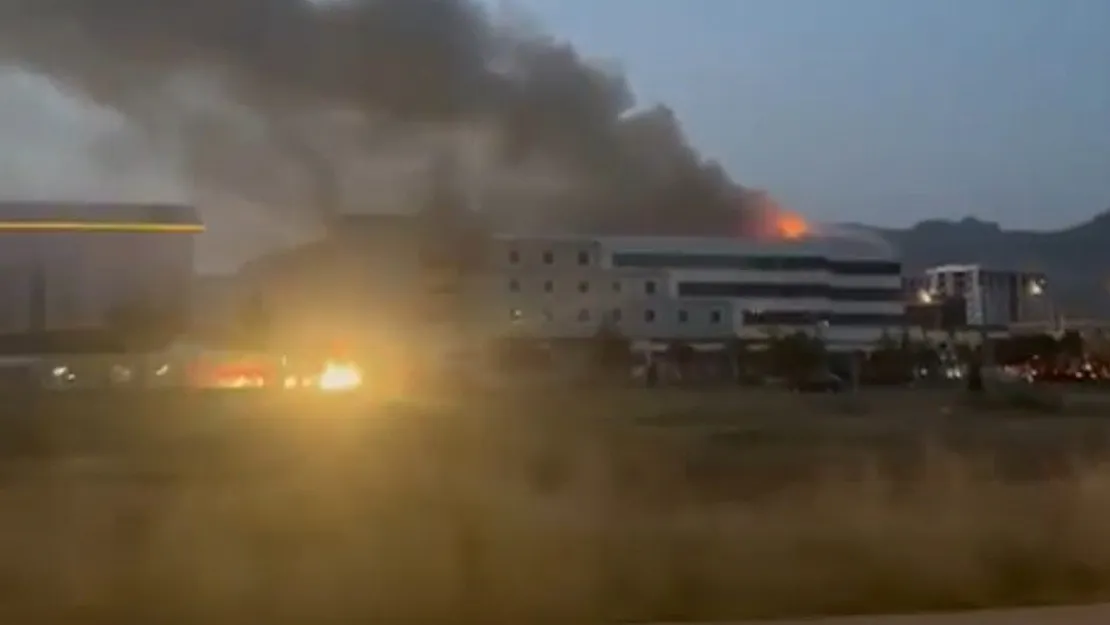 Afyon'da Otel Yangınında Dumandan Etkilenenler Taburcu Edildi