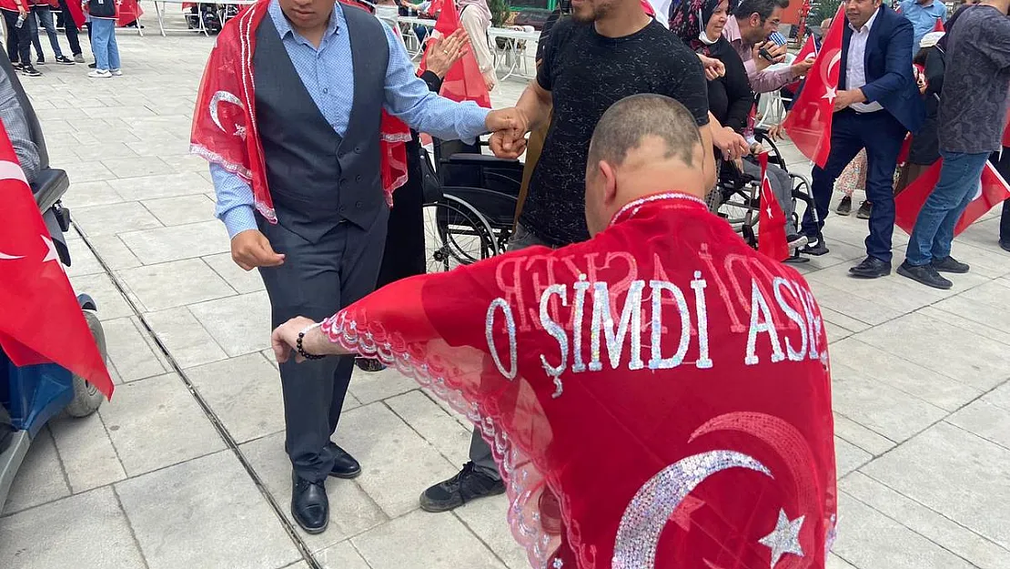 Afyon’da özel bireylere özel 'asker eğlencesi' yapıld