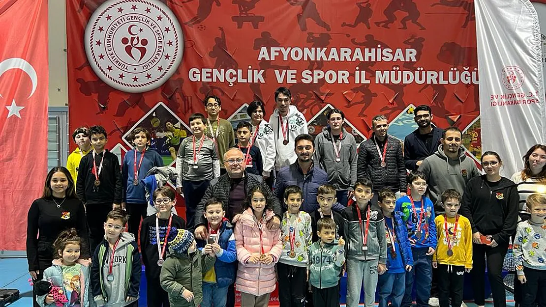 Afyon'Da Satranç Yarıyıl Turnuvası Tamamlandı