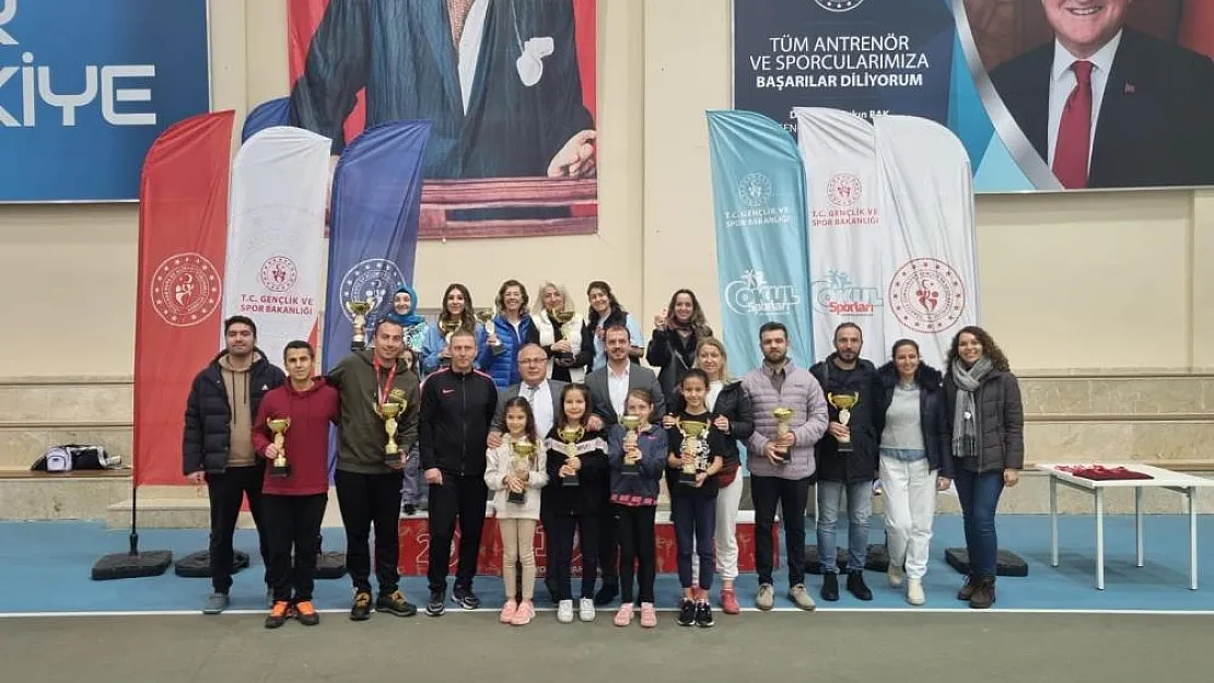 Afyon'da Tenis Şampiyonları Belli Oldu