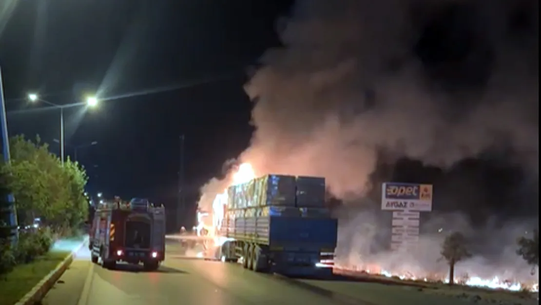 Afyon’da Tır Patladı. Trafik Felç Oldu