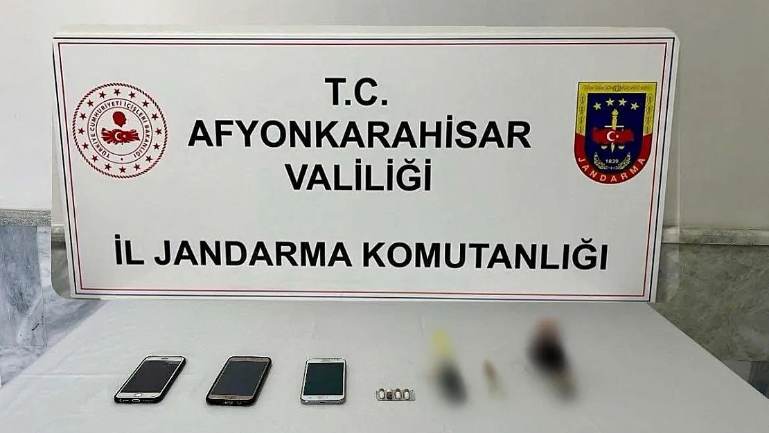 Afyon'da Uyuşturucu Kullanan Ve Satan İki Şahıs Gözaltına Alındı