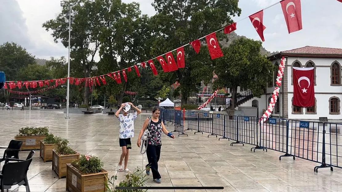 Afyon'da Yaz Yağmuru Etkili Oldu