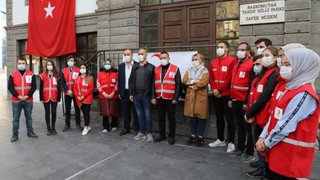 Afyon’dan 25 Kızılay Gönüllüsü İzmir’de