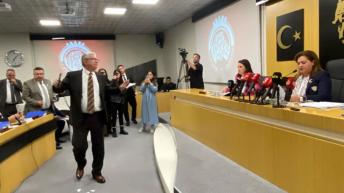 Afyonkarahisar Belediye Meclisi'nde Ortalık Karıştı!
