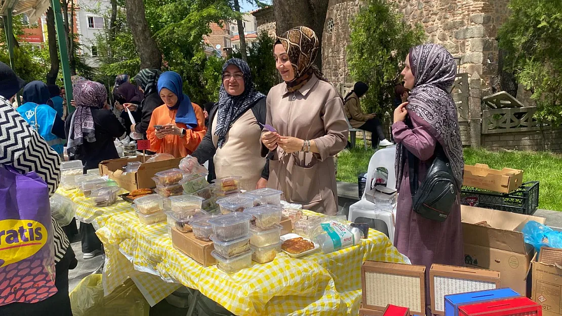 Afyonkarahisar'da Hayır Çarşısı Bereketi