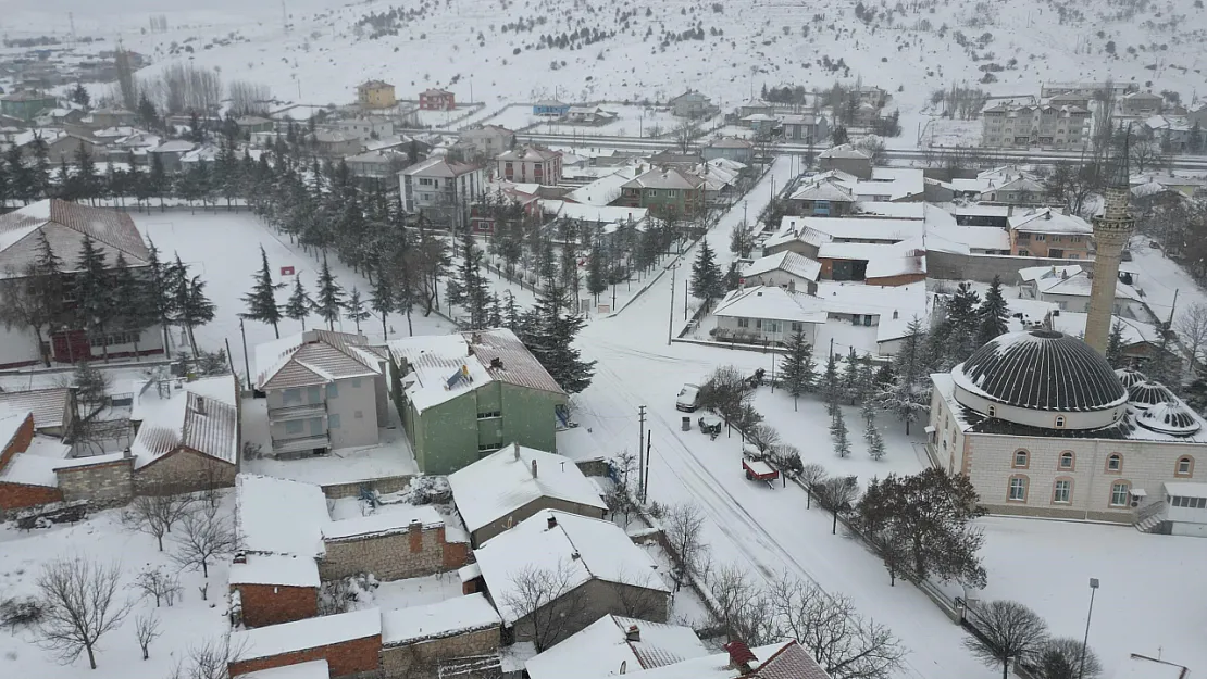 Afyonkarahisar'da Kar Altında Kartpostallık Manzara