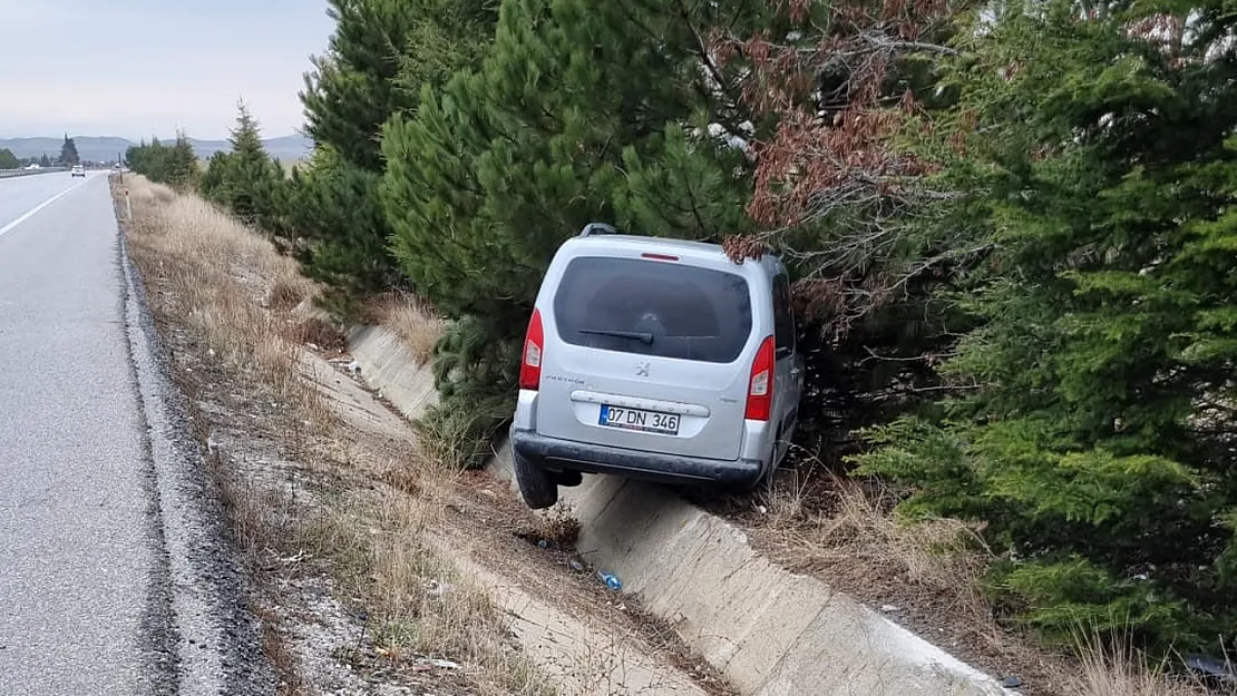 Afyonkarahisar'da Trafik Kazası, 2 Yaralı