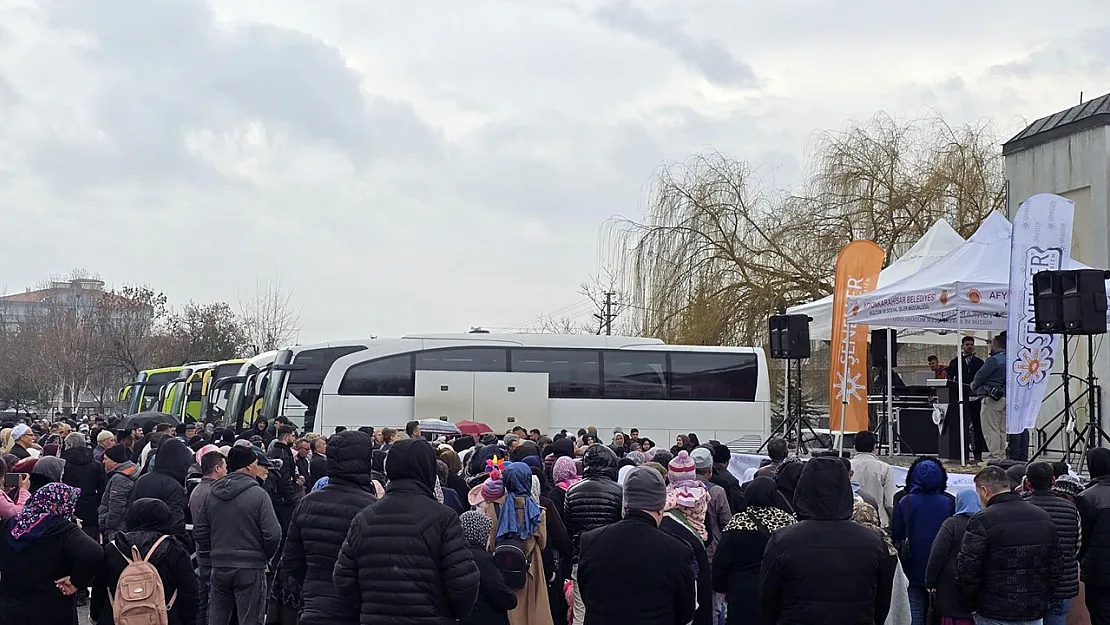 Afyonkarahisar'da Umre Kafilesi Dualarla Uğurlandı