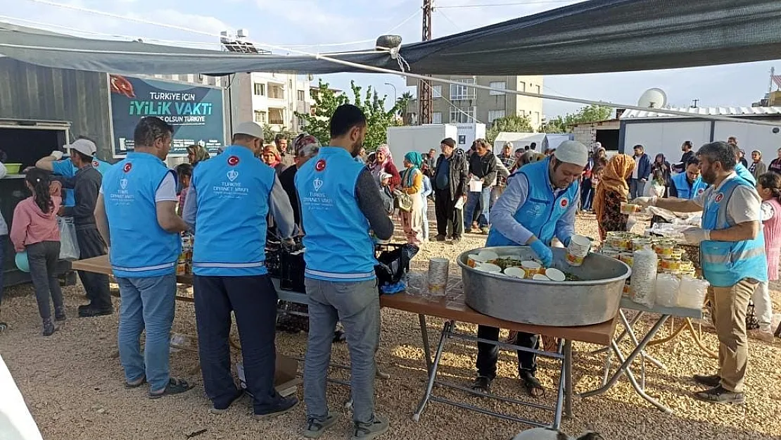 Afyonkarahisar İl Müftülüğü Kırıkhan'da iftar sofrası kurdu