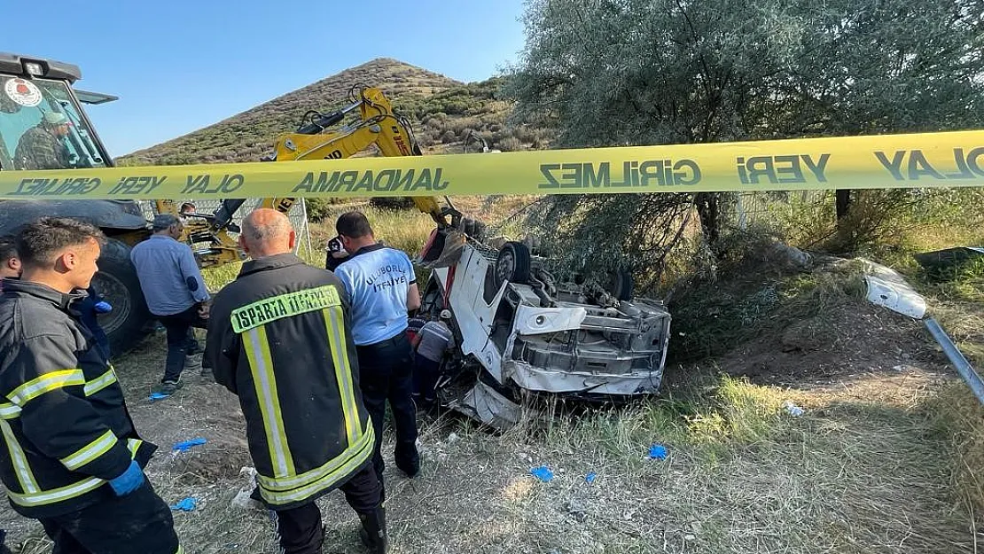 Afyonkarahisar- Isparta yolunda korkunç kaza: 1 ölü, 35 yaralı var