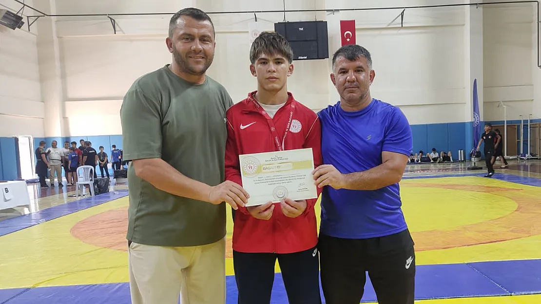 Afyonkarahisar'lı Güreşçiler Türkiye Finalinde Göğüs Kabartan Başarı