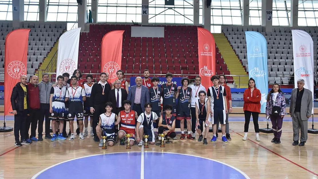 Afyonkarahisar'da 3ࡩ basketbol müsabakaları tamamlandı