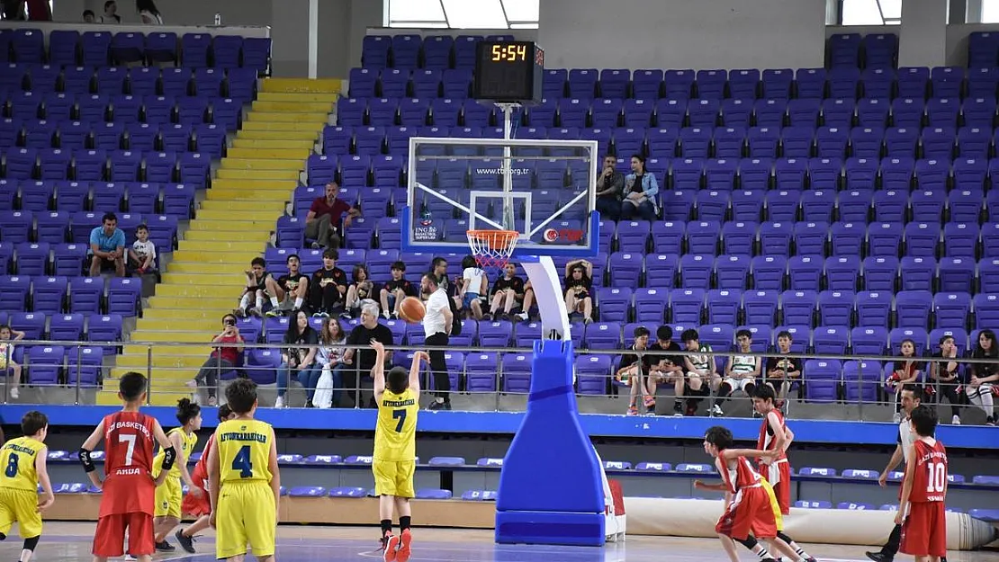 Afyonkarahisar'da ‘Basketbol Mahalli Müsabakaları’ sona erdi