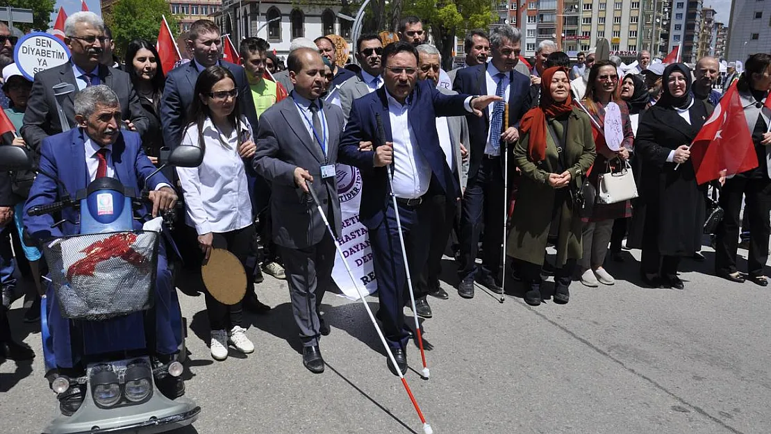 Afyonkarahisar'da düzenlenen festivalde engelli bireyler “Hayatın içindeyiz” dedi