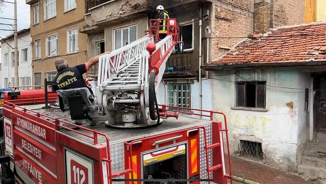 Afyonkarahisar'da ev yangını korkuttu