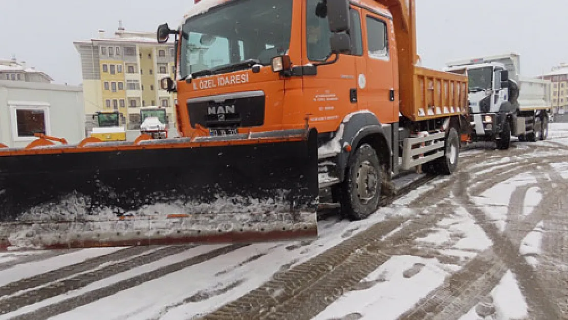 Afyonkarahisar’da kar yağışı etkili oldu