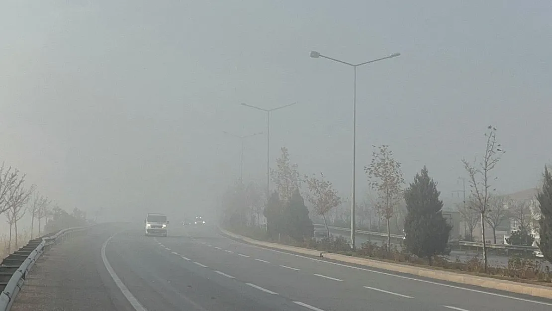 Afyonkarahisar'da sisli hava etkili oldu